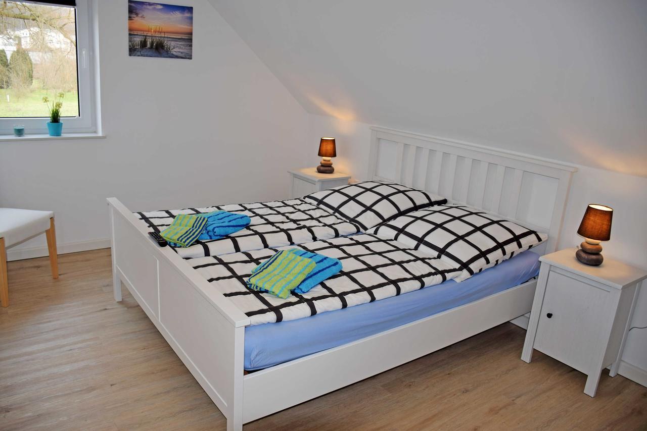 Ferienwohnung Sellin Am Seepark エクステリア 写真
